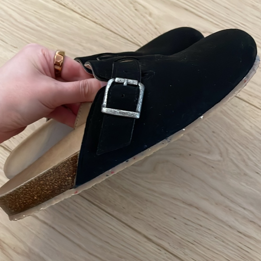 Will’s Vegan Store Mules - Picture 3 of 4